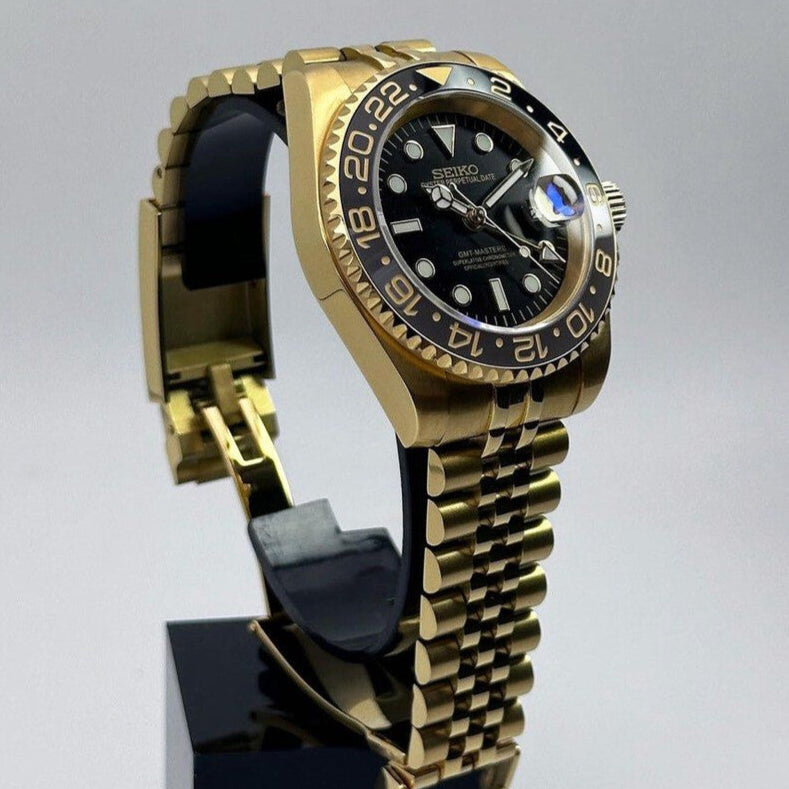SEIKO MOD GMT | GOLD BRUCE WAYNE