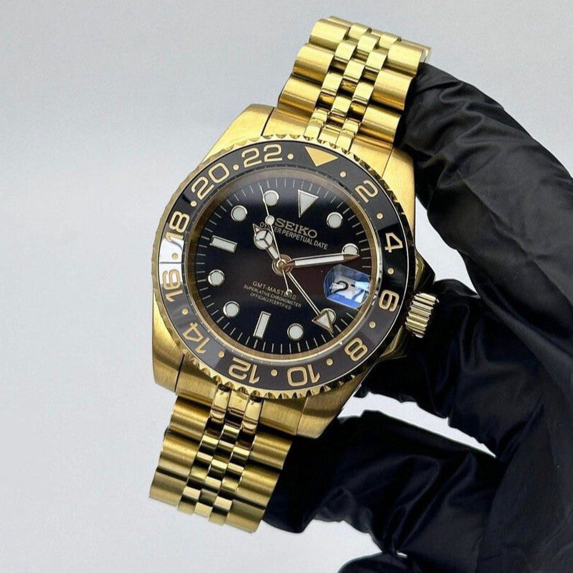 SEIKO MOD GMT | GOLD BRUCE WAYNE