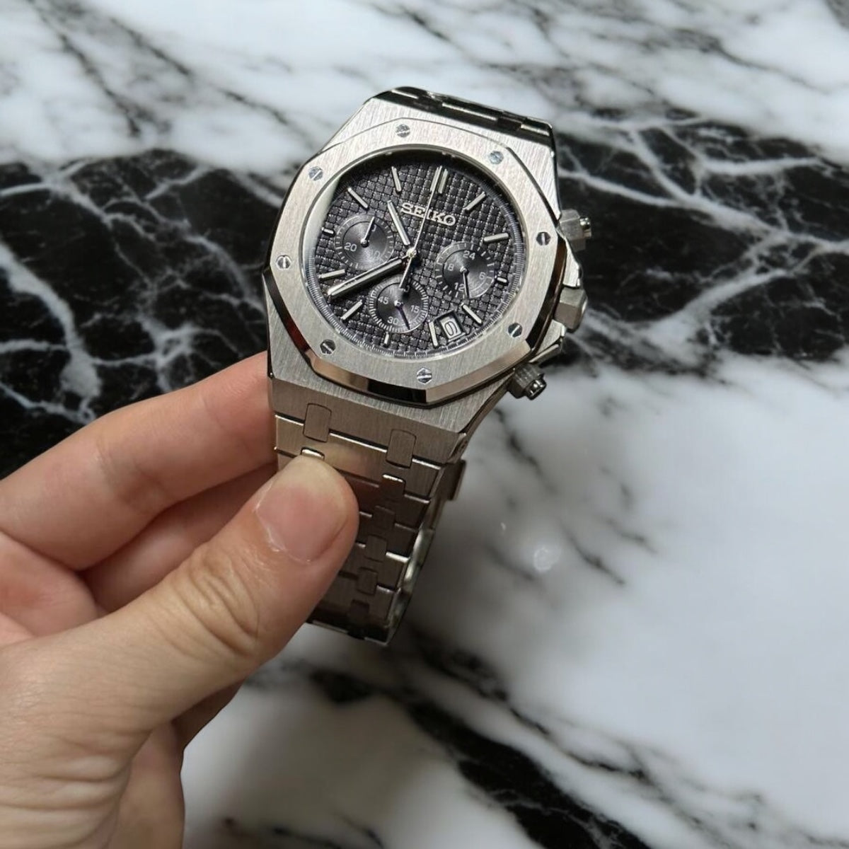 Seiko Mod クロノグラフ ブラックダイヤル　ジャンク SEIKO MOD ROYAL OAK | BLACK CHRONO – ADWATCH.CA